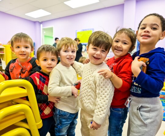 group-of-kids-smiling-daycare