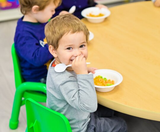 healthy-snack-time-daycare